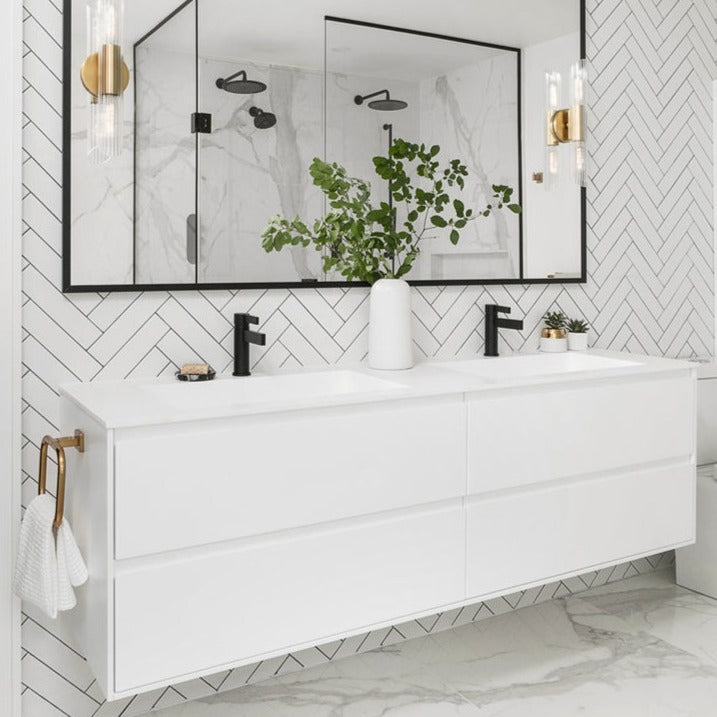 Meuble-lavabo mural en MDF de 71 po avec comptoir en surface solide